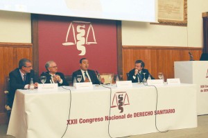El presidente del Consejo Genaral moderó el taller «Seguros odontológicos: marketing, información, ética y publicidad».