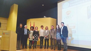 De izda. a dcha. Dra. Ruiz Extremera, Dr. García, Doña Aline Braga, Dra. Planells, Dra. Olga Cortés, Dra. Beltri, Dr. Salmerón, Dra. Martínez y D. Ignacio Acero.