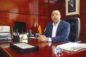 El Dr. Óscar Castro, presidente del Consejo General de Dentistas, reclama una mayor regulación para las cadenas dentales.