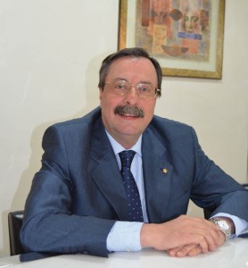 El Dr. Luis Cáceres, presidente del Consejo Andaluz de Dentistas.