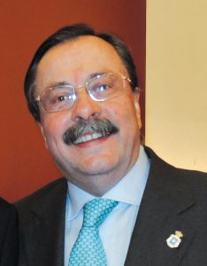El Dr. Luis Cáceres.