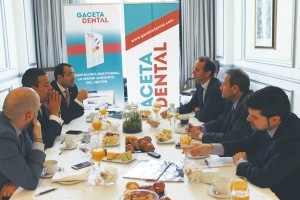 El encuentro, centrado en el tema de la llamada «burbuja dental» reunió a destacados profesionales del ámbito colegial de nuestro país.