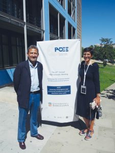 La profesora Cristina Manzanares, presidenta del congreso de la ADEE celebrado en la Universidad de Barcelona, con el director de GACETA DENTAL.
