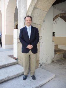 Desde la Federación Europea de Periodoncia (EFP) se está luchando por el reconocimiento de la especialidad, asegura el Dr. Juan Blanco.