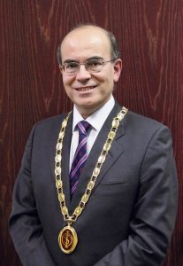 El Dr. Julio Acero estará al frente de la IAOMS por un periodo de dos años.