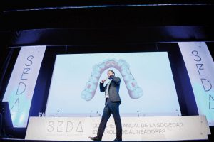 Desde la SEDA pretenden reglar la formación en aparatología invisible y crear un sello de calidad, asegura el Dr. Román.