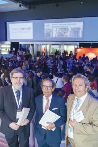 De izq. a dcha. , los doctores Rafael Gómez Font, Alfonso González de Vega y Pomar y Juan Carlos Vara.