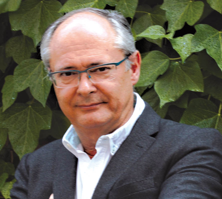 Dr. Carlos Leopoldo García Álvarez
