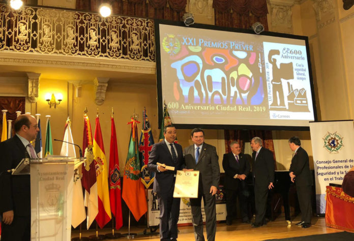 Consejo-Dentistas-premio Óscar Castro