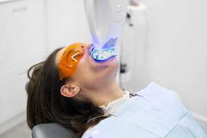 Las principales características o ventajas de aplicar la Odontología digital son, para el Dr. Flores, el aumento de la calidad y la seguridad de los tratamientos.