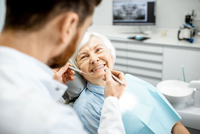 Guía del cuidado dental en adultos mayores - Gaceta Dental