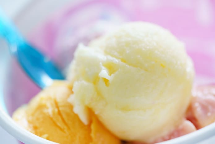 Los Ig Nobel premian un estudio curioso sobre la crioterapia con helado y la mucositis oral.