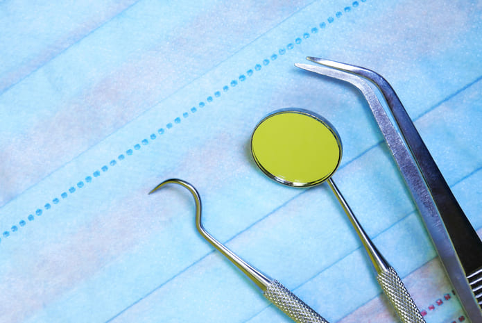 Comparación de la efectividad de la terapia periodontal convencional no quirúrgica (CNST) con la del control de la infección periodontal guiada (GPIC) en un entorno de práctica general.
