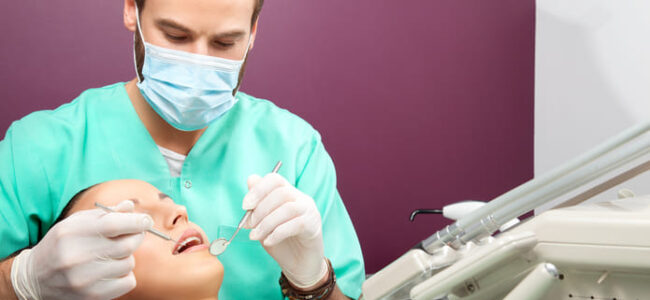 ¿Sabes qué es la alveolitis dental y cómo evitarla?