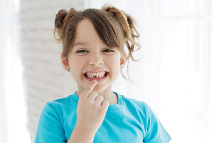 Una aplicación para teléfono inteligente examina de forma remota los dientes de los niños.