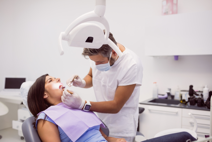 Aumenta el número de dentistas colegiados en España