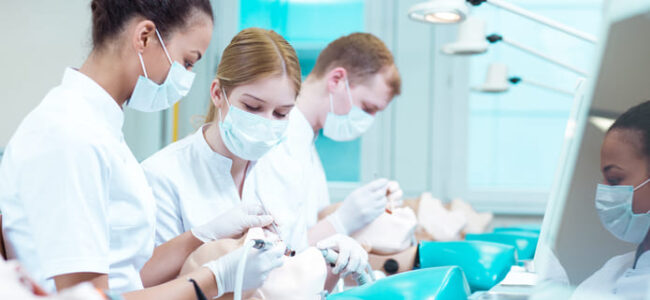 La formación continua no solo beneficia a los profesionales dentales, sino que también mejora la eficiencia y la rentabilidad de las clínicas.