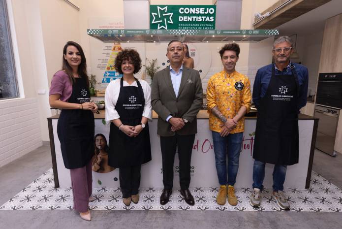 De izq. a dcha. Esther Vaquero, María Núñez, Óscar Castro, Chef Bosquet y Joan Carrera