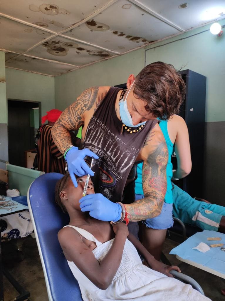 Odontología y solidaridad, de la mano en Senegal