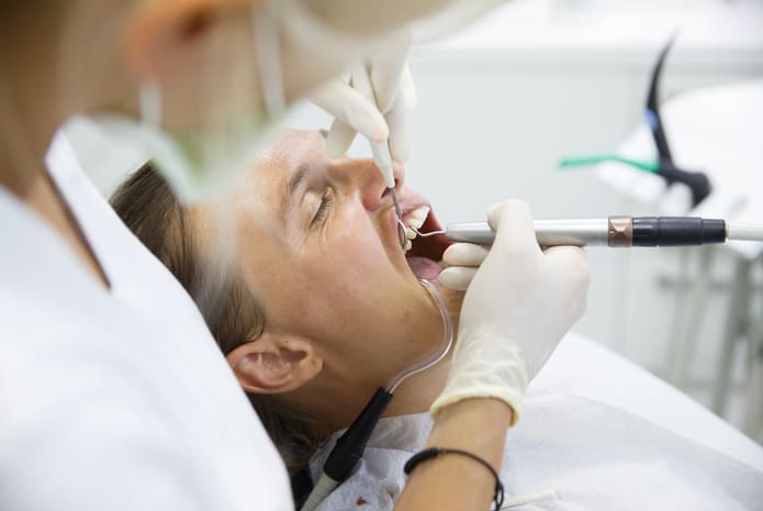 Evaluación clínica de un nuevo protocolo para el cuidado periodontal de apoyo: un ensayo clínico controlado aleatorio