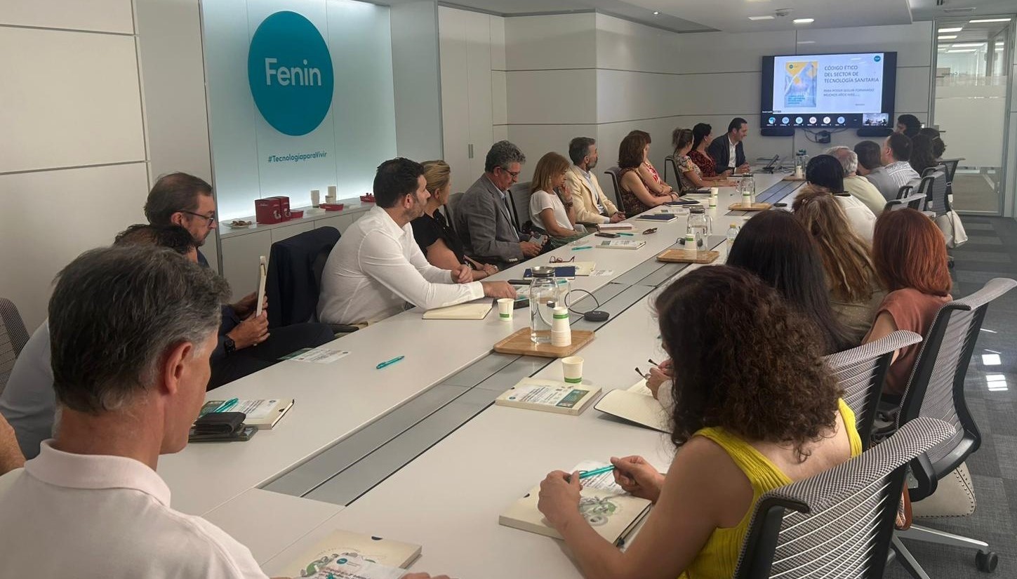 Fenin reúne a 30 sociedades científicas para afianzar la ética en el sector de la tecnología sanitaria