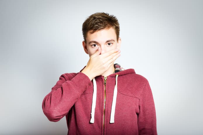 ¿Cómo se pueden curar las encías despegadas?