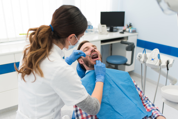 revisiones periódicas para proteger la salud oral