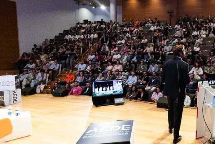 Del diagnóstico con inteligencia artificial a salvar dientes complejos: la endodoncia aborda sus nuevos retos clínicos en el Congreso de AEDE en Oviedo